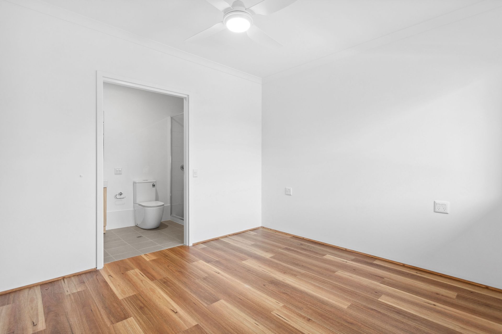 3_3 32 Orr St, Maddington 2